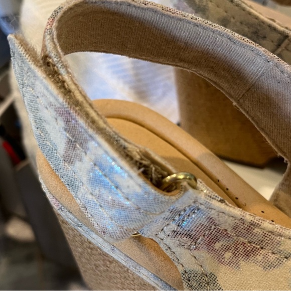 Clarks Giselle Cove Platform Open Toe Wedge Sandals Floral Slingback Sz 9 - Picture 14 of 14